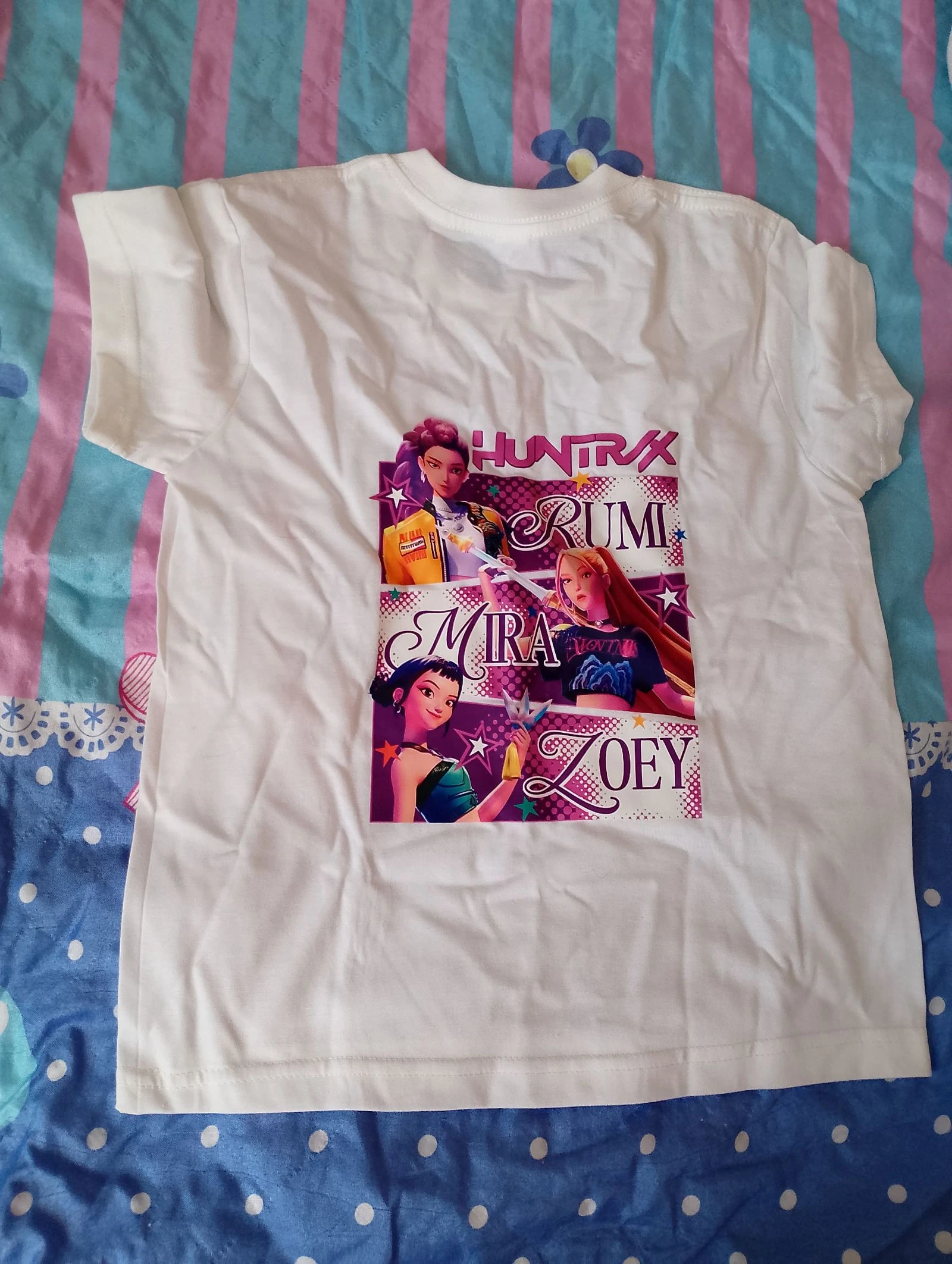 Camiseta infantil branca Huntrix estampada Kpop 6 - 8 anos nova – photo 4